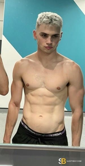 Gay Escort Jonah 21yr - gangbang