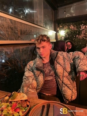 Gay Escort Jonah 21yr - masseur