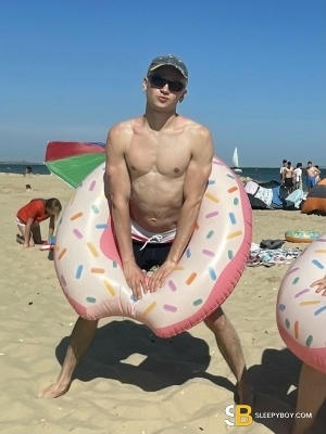 Gay Escort Jonah 21yr - trios