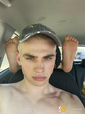 Gay Escort Jonah 21yr - gangbang