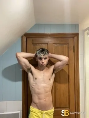 Gay Escort Jonah 21yr - cum on body