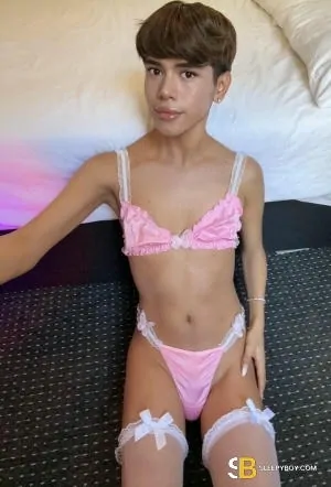 Gay Escort Alo Femboy 23yr - double penetration