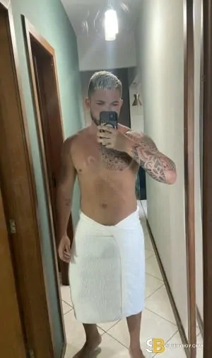 Bisexual Escort Gabriel 25yr - licking
