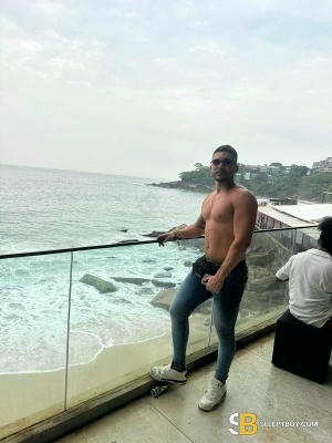 Bisexual Escort Emanuel 25yr - licking