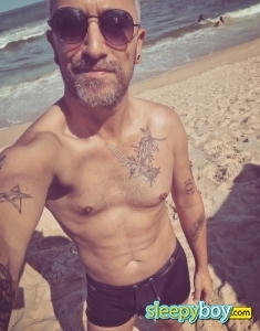 male escort Baffins Richard