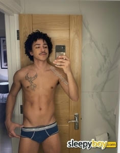 male rent boy London Curly Bronze