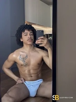 Gay Escort Jorge Curly 23yr - sucking