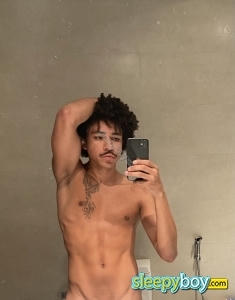 male rent boy London Curly Bronze