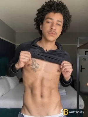 Gay Escort Jorge Curly 23yr - role