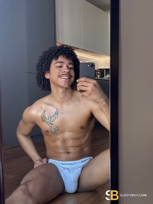 Gay Escort Jorge Curly 23yr - sucking