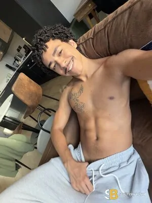 Gay Escort Jorge Curly 23yr - role