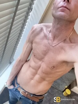 Gay Escort William 38yr - shaving