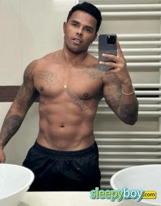 male escort Southampton Leonardo