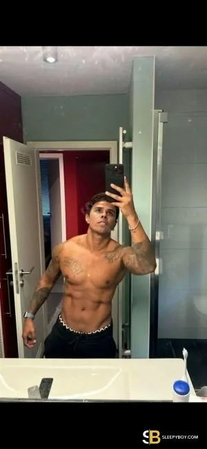 Bisexual Escort Leonardo 32yr - role