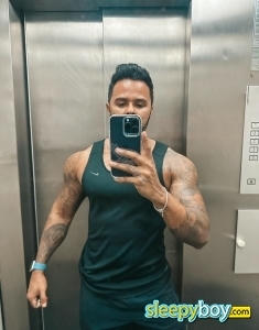 male escort Southampton Leonardo