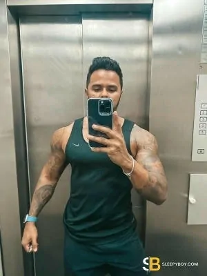 Bisexual Escort Leonardo 32yr - role