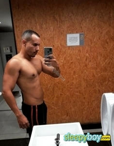 male rent boy Stockwell Romulo