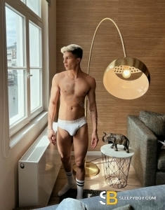 male escort Victoria Versatile Boy