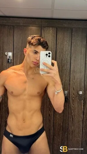 Gay Escort 200£ 23yr - double penetration