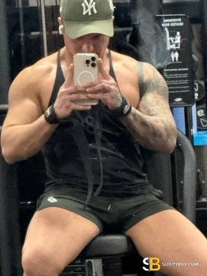 Gay Escort Massi 35yr - role