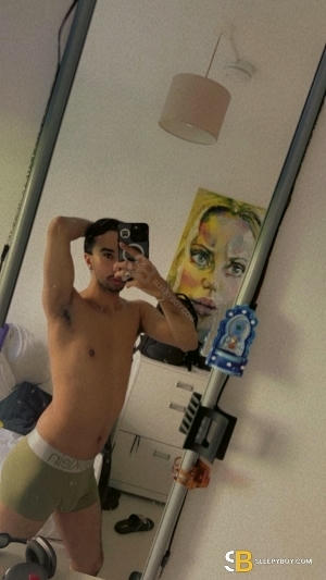 Bisexual Escort Zakaria 30yr - licking