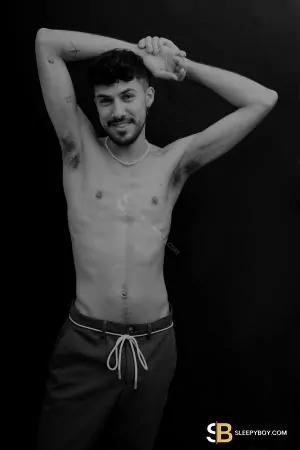 Gay Escort Oliver 28yr - spitting