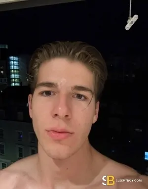 Bisexual Escort Adam 19yr - shaving