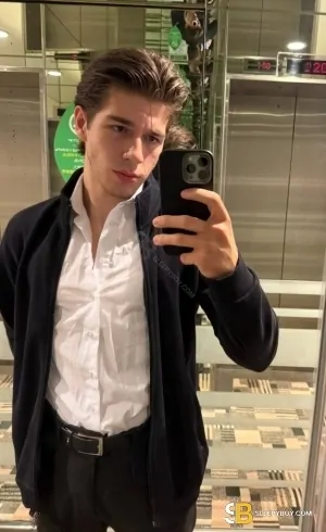 Bisexual Escort Adam 19yr - rimming