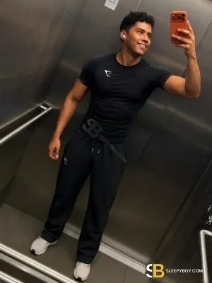 Bisexual Escort Lucas 25yr - role