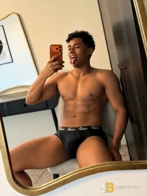 Bisexual Escort Lucas 25yr - role
