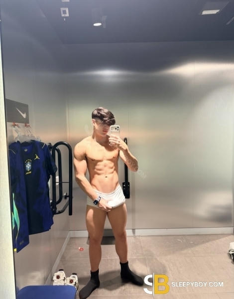 male escort London Felipeyoungxxl