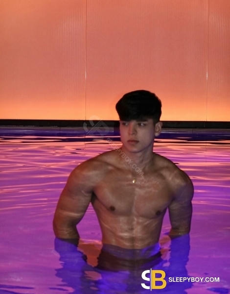 male escort London Felipeyoungxxl