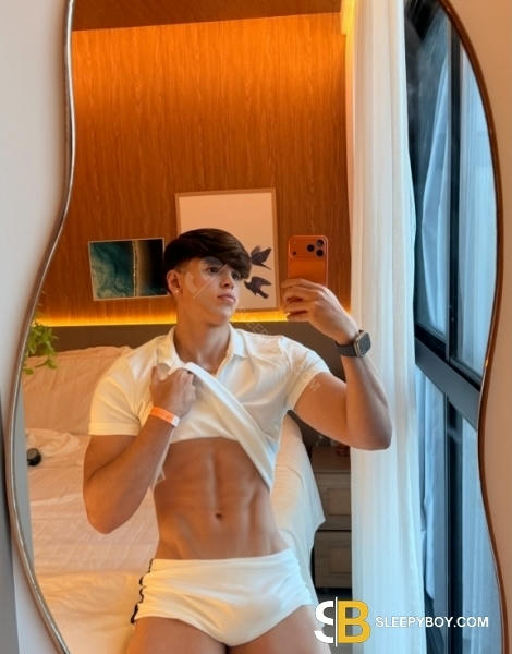 male escort London Felipeyoungxxl