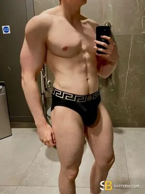 Bisexual Escort James 21yr - masseur