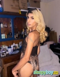 non-binary escort Birmingham Shy-latte