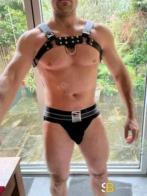 Gay Escort Blake 43yr - licking