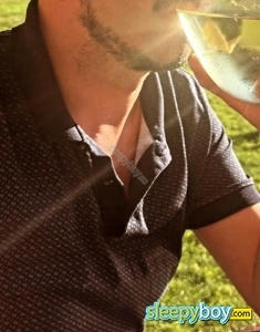 male rent boy Gatwick R