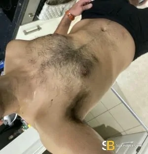 Gay Escort Alex 30yr - shaving
