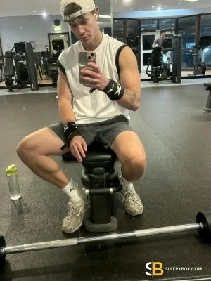 Gay Escort Caleb 25yr - role