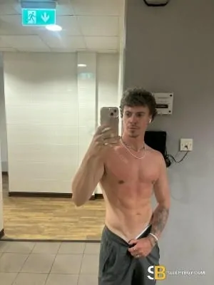 Gay Escort Caleb 25yr - role