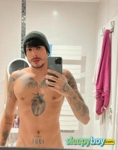 male rent boy Paris Reinaldo