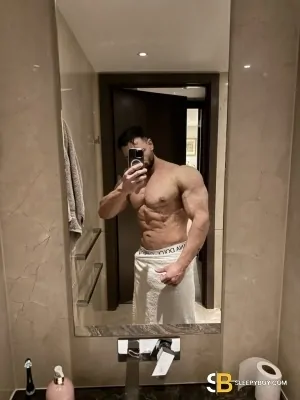 Bisexual Escort Italianhunkxx 28yr - always safe sex