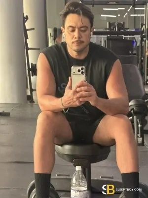 Gay Escort Diego 30yr - role