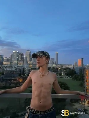 Gay Escort Milo 18yr - sucking