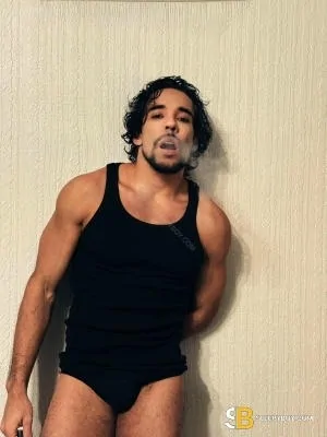 Bisexual Escort Kade 33yr - gangbang