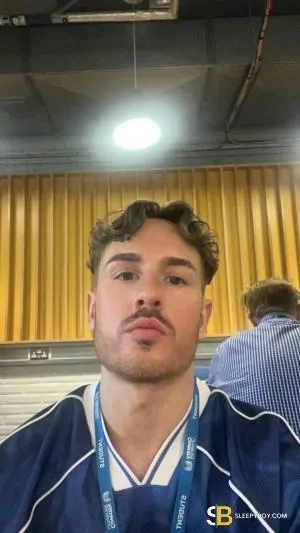 Gay Escort Leo 30yr - always safe sex