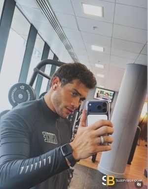 Bisexual Escort Lucas 30yr - licking