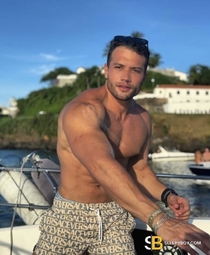 Bisexual Escort Lucas 30yr - licking