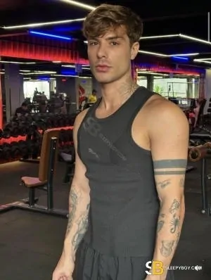 Gay Escort Pedro 23yr - gangbang
