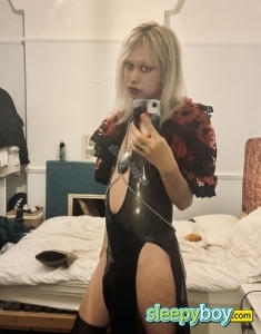 transgender (MTF) rent boy London Zeldah